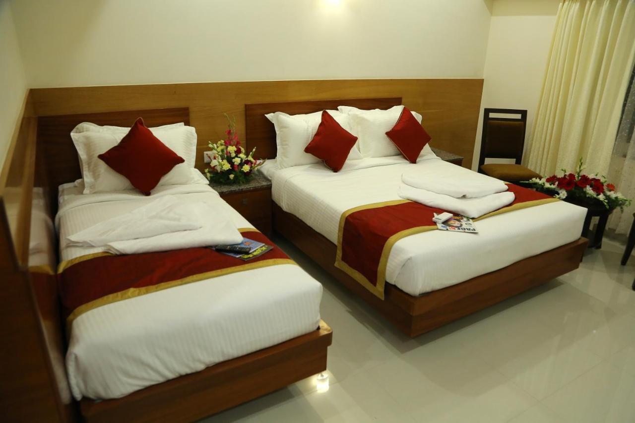 Hotel U.T.Elegance Bangalore Exterior foto